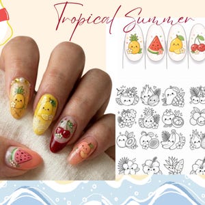 Puede incluir: Calcoman&iacute;as para u&ntilde;as con el texto Tropical Summer, que muestran dise&ntilde;os de frutas coloridas como pi&ntilde;a, sand&iacute;a, lim&oacute;n, cereza y melocot&oacute;n en las u&ntilde;as, junto a una hoja de ilustraciones de frutas y flores en blanco y negro con l&iacute;neas.