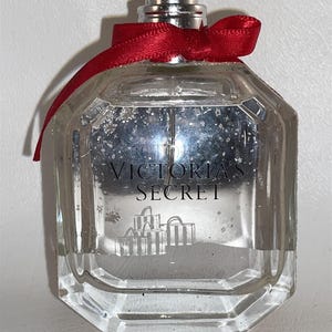 Victoria&#39;s Secret Winter Bombshell Perfume 1.7 Oz EDP Eau Parfum 50 ML Rare