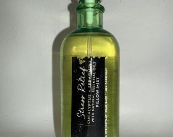 Bath & Body Works Pillow Mist 5.3 Oz Stress Relief Eucalyptus Spearmint Scuffed