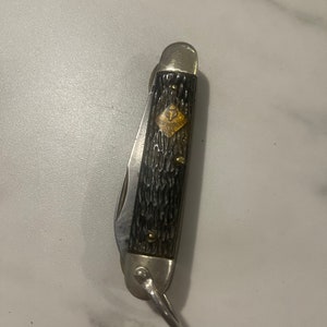 Vintage Cub Scout pocket knife. with Cub scout logo and three blades image 5