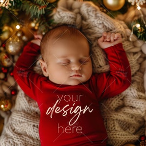 Rabbit Skins 4411 Mockup rosso, Body modello bambino natalizio, Stile di vita infantile, Modello bambino, Modello Mockup tutina, Manica lunga monopezzo