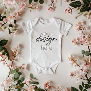 Pelli di coniglio 4400 Mockup bianco - Mockup di body per neonati Mockup di body per neonati naturale Mockup di body per bambini Fotografia in stile