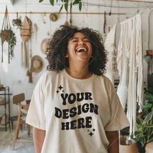 Plus Size Comfort Farben 1717 Elfenbein Shirt Mockup - T-Shirt Mockup - Ivory Comfort Color Shirt Mock - Diverse Model Mockup - Tshirt Mockup