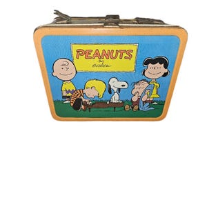 Charlie Brown Lunchbox, Vintage, Pre Owned, Good Condition, Excellent Gift for Peanuts Collectors! 50s Memorabilia, Only 1 in stock!