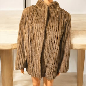 Vtg. Fur Coat, Like New, Gorgeous, Size Medium