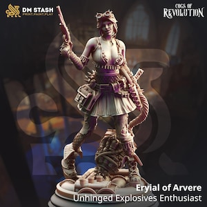 Könnte beinhalten: Eine Miniaturfigur einer weiblichen Figur mit einem Steampunk-Look. Sie hält eine Pistole in der einen Hand und ein Schwert in der anderen. Sie trägt einen kurzen Rock, ein Korsett und eine Schutzbrille. Die Figur steht auf einem Sockel mit einem mechanischen Design. Der Text "Cogs of Revolution" und "Unhinged Explosives Enthusiast" ist auf dem Sockel sichtbar. Die Figur ist in einer hellbraunen Farbe bemalt.