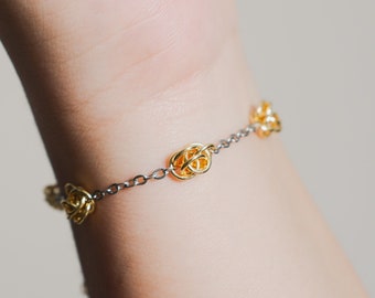 Two-Tone Gold & Silver Sweet Pea Charm Bracelet – Adjustable, Stainless Steel, Hypoallergenic