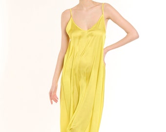 Neon Gelb Satin Nachthemd - Chices und Seidiges Damen Maxi Nachthemd, Damen Luxuriöse Loungewear und Nachtwäsche Kleid - Comfy Chic Nachtwäsche