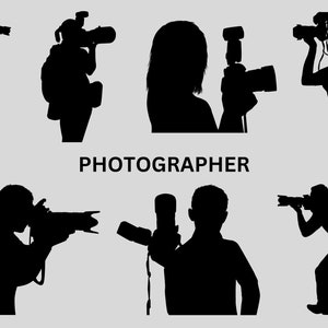 Op de afbeelding: Silhouetten van fotografen die foto's maken met camera's. De fotografen staan in verschillende poses, sommigen staan, sommigen hurken en sommigen houden hun camera's voor hun ogen. Het woord "FOTOGRAFIE" staat in vetgedrukte letters onder de afbeeldingen.