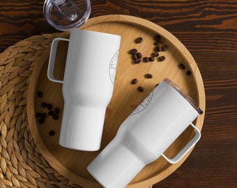 Travel mug with a handle