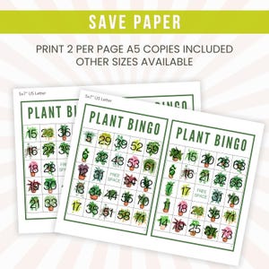Op de afbeelding: Drie printbare plantenbingo-kaarten met een groen-wit ontwerp. Elke kaart heeft een 5x5-raster met nummers en afbeeldingen van potplanten. De tekst "PLANT BINGO" staat bovenaan elke kaart. De tekst "PRINT 2 PER PAGE A5 COPIES INCLUDED OTHER SIZES AVAILABLE" staat bovenaan de pagina.