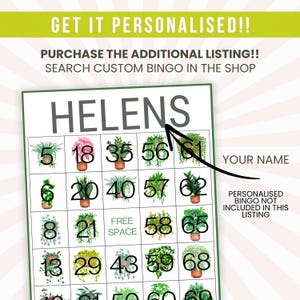 Op de afbeelding: Een groene en witte bingokaart met de naam "Helens" bovenaan. De kaart heeft een vrij vakje in het midden en nummers van 5 tot 68. De kaart is ontworpen om te worden gepersonaliseerd met een naam bovenaan.