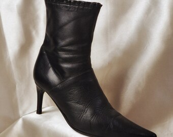 Y2k black leather ankle boots