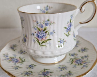 Vintage. Queen's Rosina China, Bone China, tasse et soucoupe, Countryside Series, Forget-me-not, fabriqué en Angleterre.