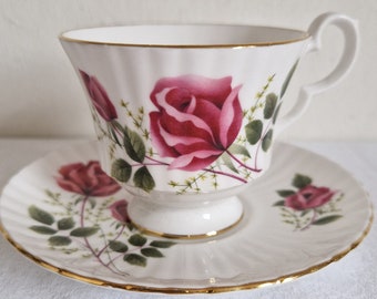 Vintage. Tasse à thé/tasse et soucoupe en porcelaine d’os Royal Windsor, roses roses, fabriquées en Angleterre, magnifique