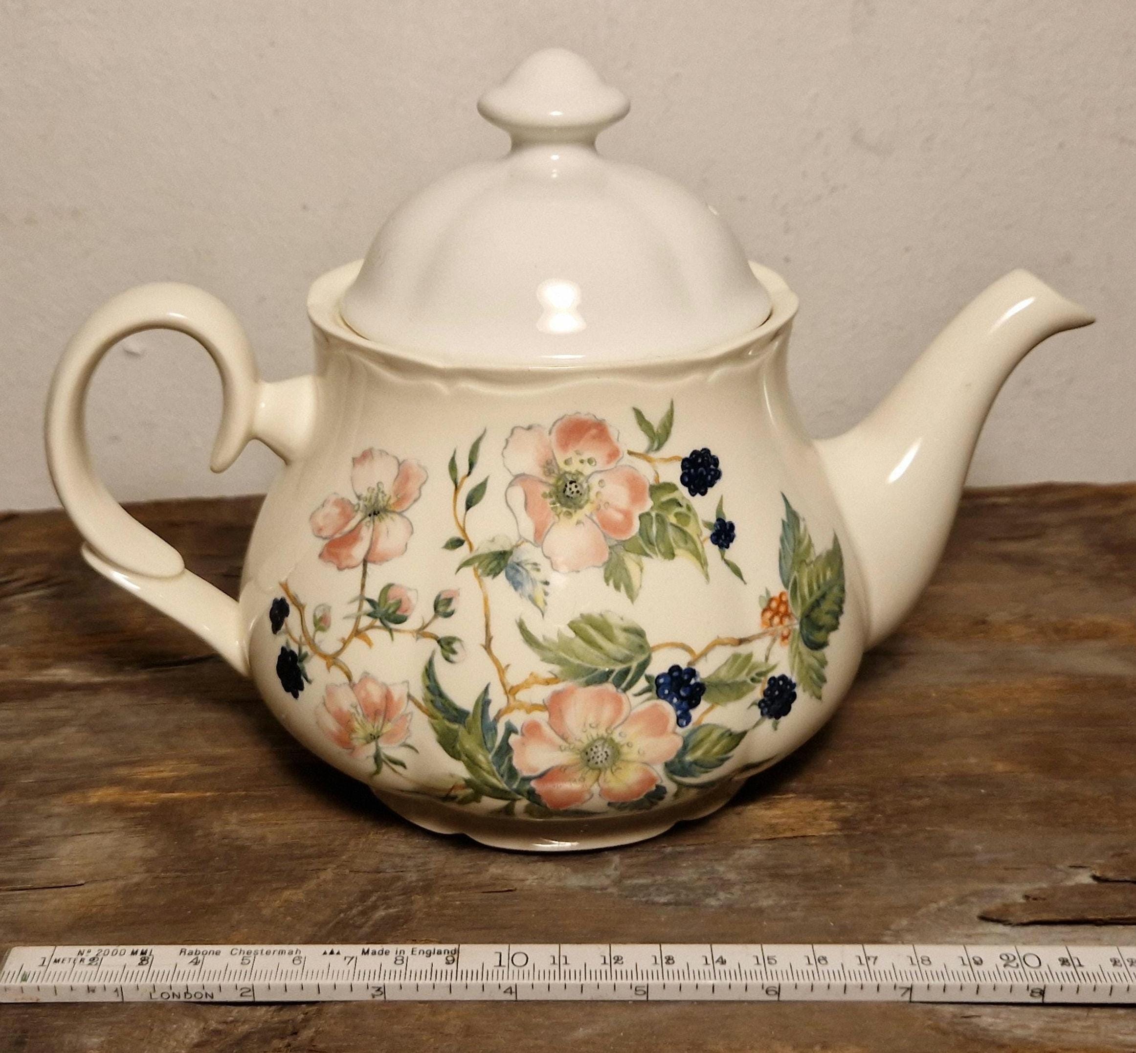 8 tasses, 1 théière, 1 pot a lait porcelaine Langenthal (Gebraucht) in
