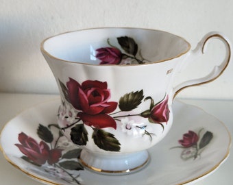 Vintage. Tasse à thé/tasse et soucoupe en porcelaine d’os Windsor, rose rouge, fabriquée en Angleterre, magnifique