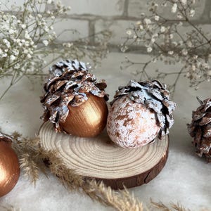 Rustic decor with acorns and pine cone - autumn natural decoration Handmade autumn decoration Natural Acorn Ornament Thanksgiving Table