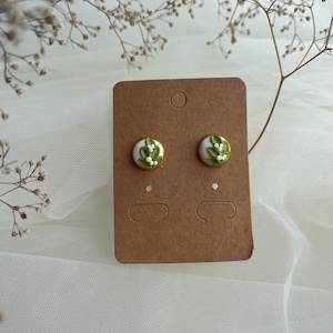 Boucles d&#39;oreilles nature minimalistes, boucles d&#39;oreilles feuilles, boucles d&#39;oreilles vertes, boucles d&#39;oreilles uniqae, boucles d&#39;oreilles en pâte polymère, bijoux minimalistes, argile faite main