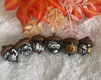 Gruselige bemalte Eicheln | Halloween Mini Dekorationen | Herbst Tischstreuung | Rustikales Herbst Dekor