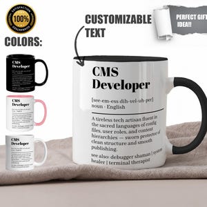 Mug développeur CMS | Cadeau humoristique pour développeurs web et gestionnaires de contenu | Tasse à café de codage pour collègues de bureau technique | Mug de bureau programmeur