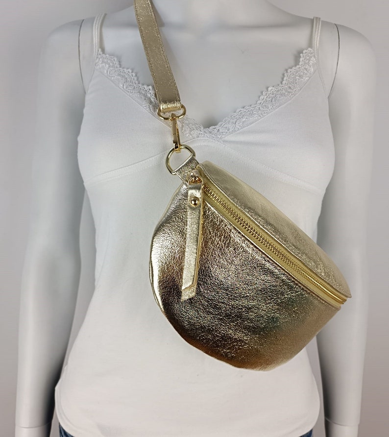 Riñonera de cuero dorado para mujer, bolso bandolera pequeño, bolso de cuero mujer, pequeño regalo para ella, regalo de cumpleaños para ella, acabados en oro imagen 10