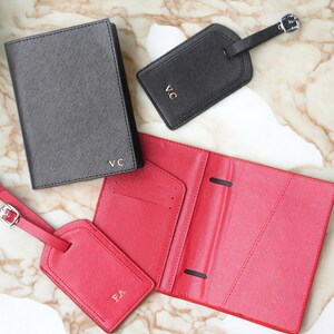 Personalisierte Passhülle & Gepäckanhänger-Set | Benutzerdefinierte Reisebrieftasche | Eleganter Dokumentenhalter | Einzigartiges Reisegeschenk | Monogrammiert Geschenk |