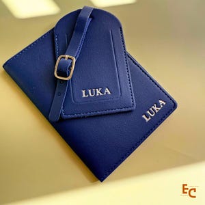 Porta-passaporte personalizado | Conjunto de etiquetas de bagagem personalizadas | Acessórios de viagem com monograma | Carteira de viagem de couro vegano | Presente para madrinha de casamento