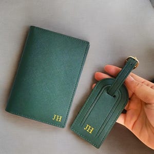 Regalo de viaje personalizado / Cartera para pasaporte personalizada / Accesorios de viaje / Regalo de viaje para ella / Propuesta de padrino / Regalo de boda