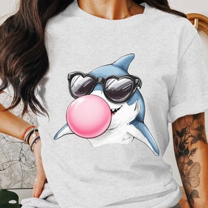 Cooler Hai bläst Bubblegum png T-Shirt Design Cartoon Hai Illustration Digital PNG Sublimation PNG Trendy Hai Shirt Art, Digital png