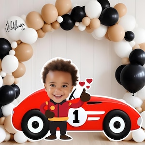 Découpe de visage personnalisée de voiture de course rouge, voyageur debout redimensionnable, décor de fête de redevance, décoration de couronne de tasse de gâteau, accessoire de stand PNG PDF