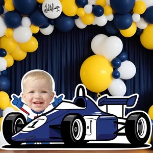 Niebieski samochód wyścigowy gokart niestandardowa twarz wycięta, Zmieniający rozmiar standee, dekoracja imprezy sportowej, dekoracja tortu F1 Cup, rekwizyt stoiska PNG PDF