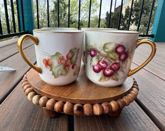 Set of 4 vintage mugs with gold trim