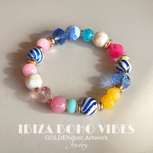 Ibiza Style KUGELARMBAND blau pink weiß, buntes Boho Armband für Damen im typischen Sommer Design, Steinperle Keramik Kristallglas (8-12mm)