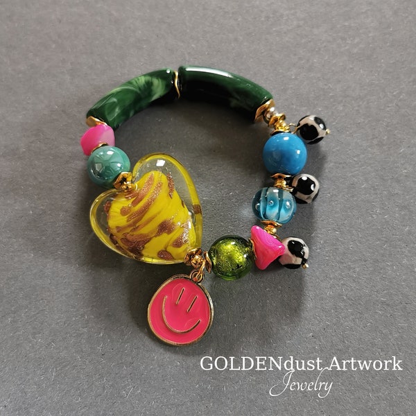 Boho Chic Armband grün gelb Glas Acryl Trendschmuck multicolor Smilie Charm | Geschenkidee Freundin Geburtstag | GOLDENdust Artwork Jewelry