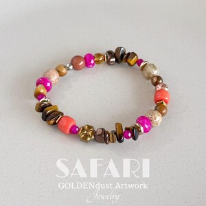 Unique bracelet made of pearls (6-8 mm) in amber, pink, and gold; colorful stretch beaded bracelet with natural tiger's eye jasper stone.
