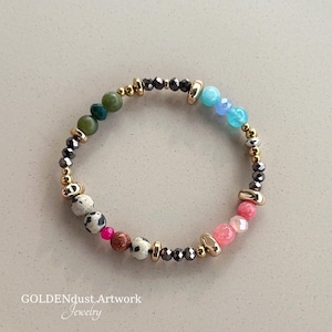 Boho bracelet made of small, colorful beads (4-6 mm), stretch beaded bracelet made of natural stone jasper, serpentine, larimar, and black glass beads