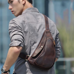 Sac bandoulière en cuir Sac poitrine pour homme Sac messager à bandoulière Sac de voyage en plein air Sac à bandoulière Sac banane Cadeaux personnalisés pour lui Père ami
