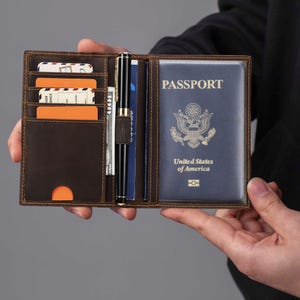 Carteira de couro personalizada para homens Porta-cartões Porta-moedas Estojo para passaporte Porta-moedas Carteira de viagem Porta-passaporte presentes para ele namorado