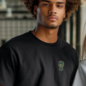 Embroidered Seahorse T Shirt For Nature Lovers, Animal-Themed Casual Tee, Unique Line Art Design, Cute Gift For Wildlife Enthusiasts