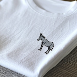 Embroidered Donkey T-Shirt For Nature Lovers, Animal-Themed Casual Tee, Unique Line Art Design, Cute Gift For Wildlife Enthusiasts