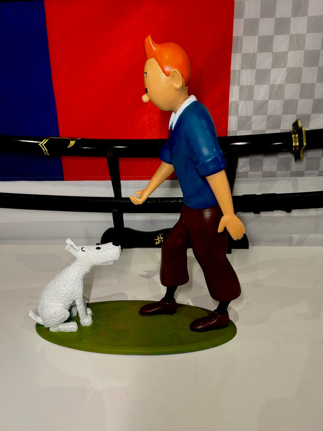 Figurine Tintin - Tintin en trench-coat avec Milou: Figurines BD par