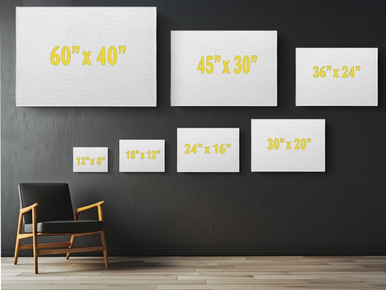 Puede incluir: Una pared negra con una silla blanca y varios lienzos blancos con texto amarillo que indica diferentes tama&ntilde;os en pulgadas. Los lienzos est&aacute;n dispuestos en una cuadr&iacute;cula, con el lienzo m&aacute;s grande en la parte superior izquierda y el lienzo m&aacute;s peque&ntilde;o en la parte inferior izquierda.