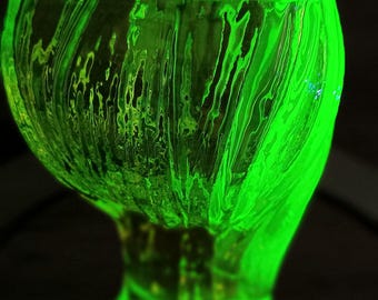 Large heavy planter, Uranium glass