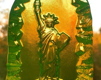 Figura de vidrio de uranio Vaselina Vidrio amarillo Estatua de la Libertad Art Deco