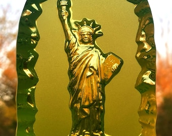 Figura de vidrio de uranio Estatua de la Libertad en estilo art déco vidrio esmerilado amarillo