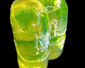 Figura de vidrio de uranio con forma de corazón de vaselina, estatua de vidrio transparente amarillo hecha a mano