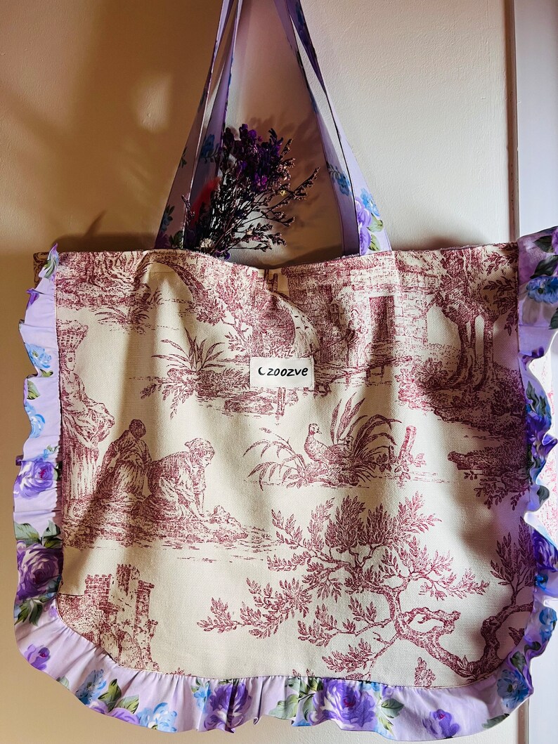 Totebag/ Ruffle bag en toile de jouy / éponge lilas image 6