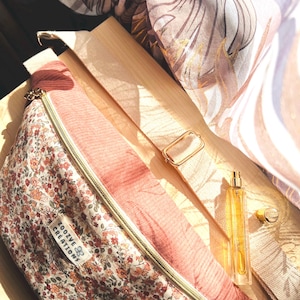 Handmade fanny pack – Unique fabric accessory – Customizable fanny pack – Original gift – Made in France – Floral fanny pack