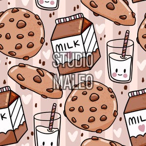 Peut inclure: Motif répété de biscuits aux pépites de chocolat, de briques de lait et de verres de lait avec des pailles. Les briques de lait portent le mot « MILK ». Le texte « STUDIO MALEO » est également présent. Le fond présente un motif à rayures roses et blanches.